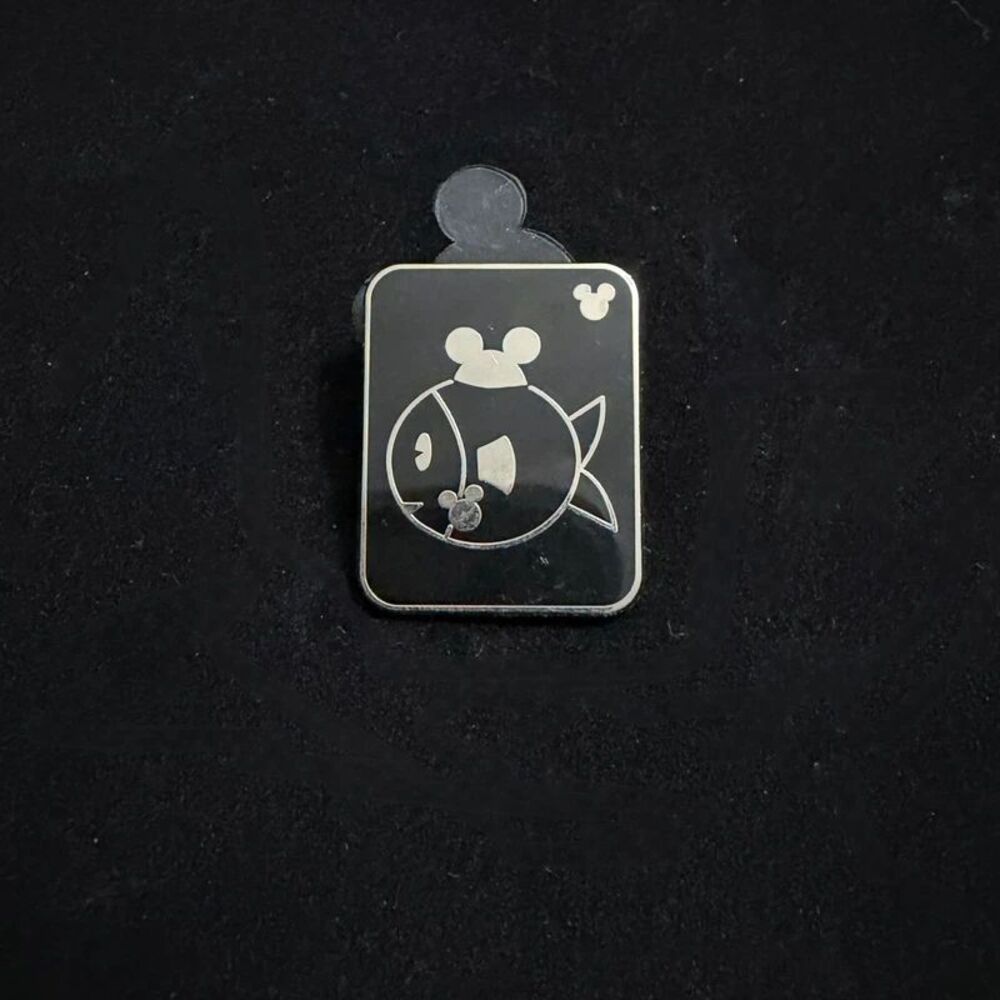 Disney Hidden Mickey Fish Pin 3 of 5 Pets with Mouse Ears